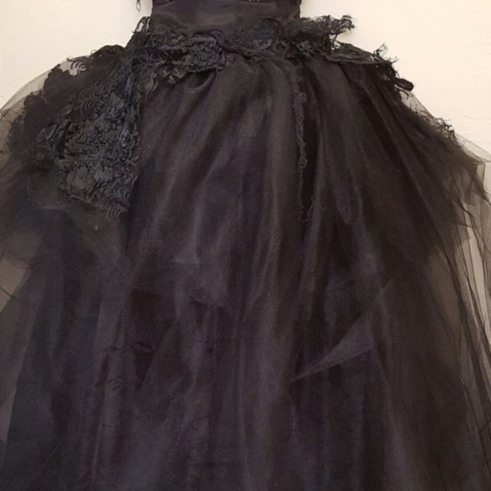 BELLA BLACK SWAN Goth Corset Wedding Gown Set - Picture 2 of 9
